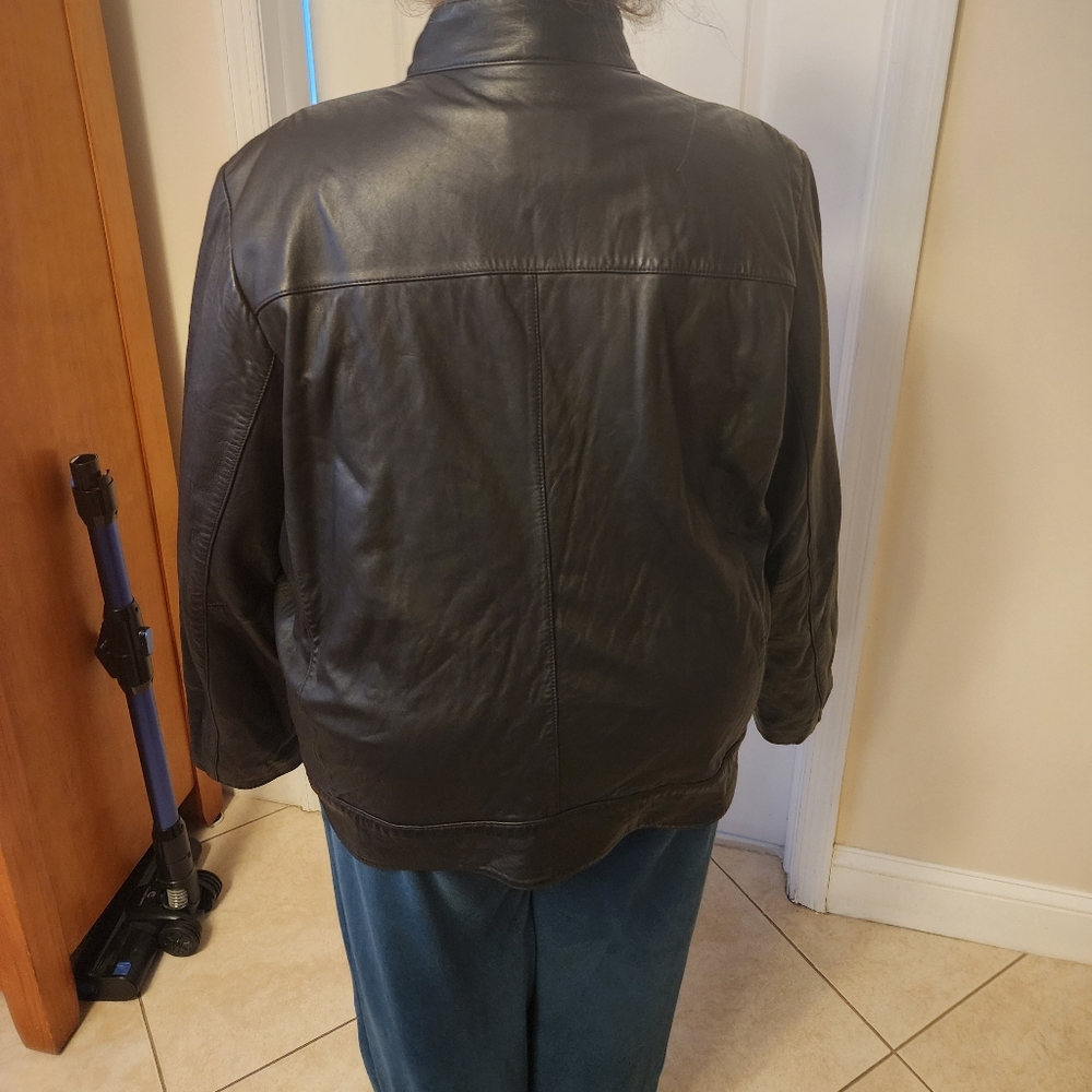 Venezia Women Black Leather Jacket